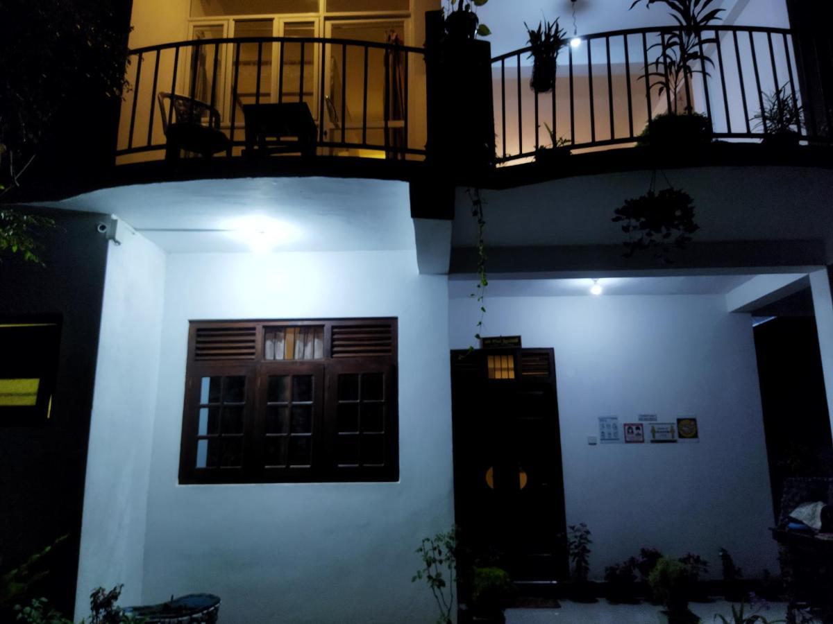 Rusara Guest Home 웰리가마 외부 사진