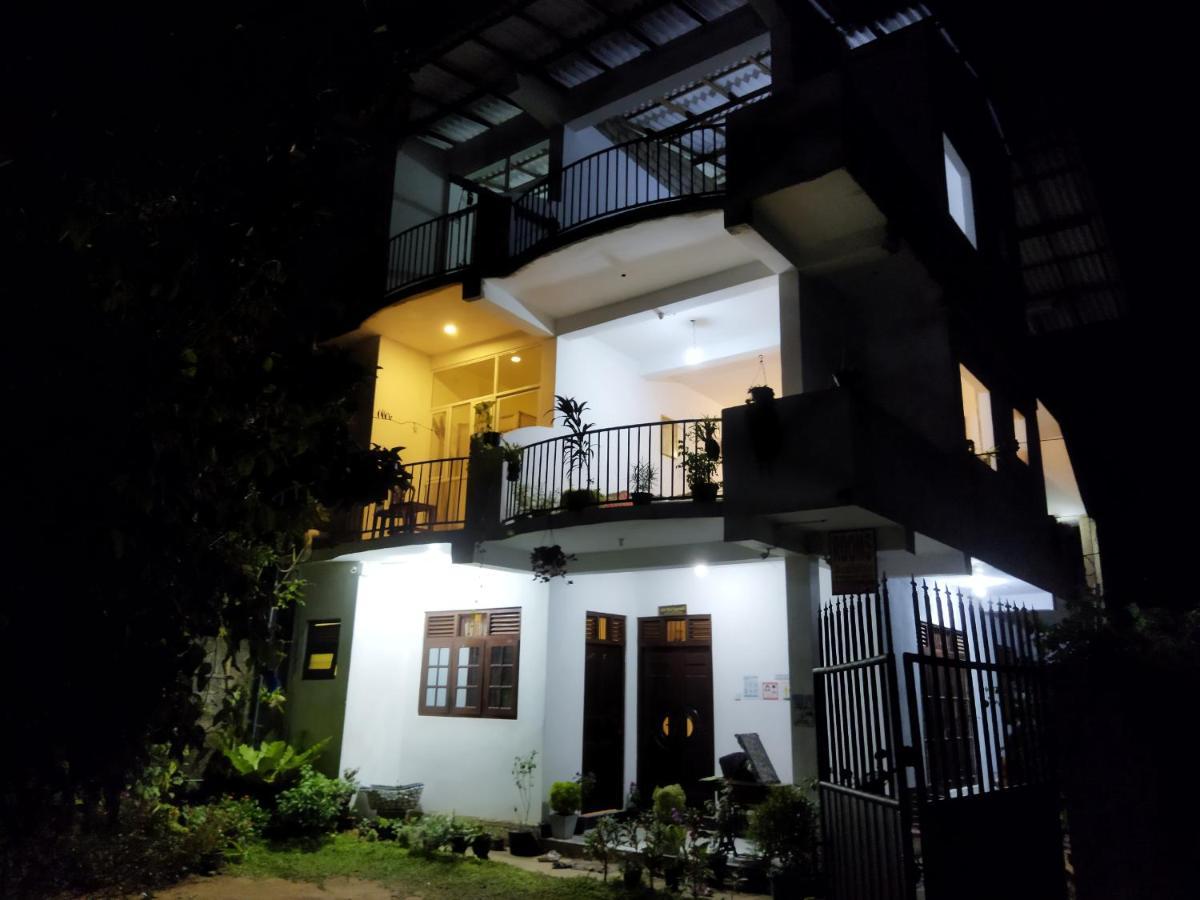 Rusara Guest Home 웰리가마 외부 사진