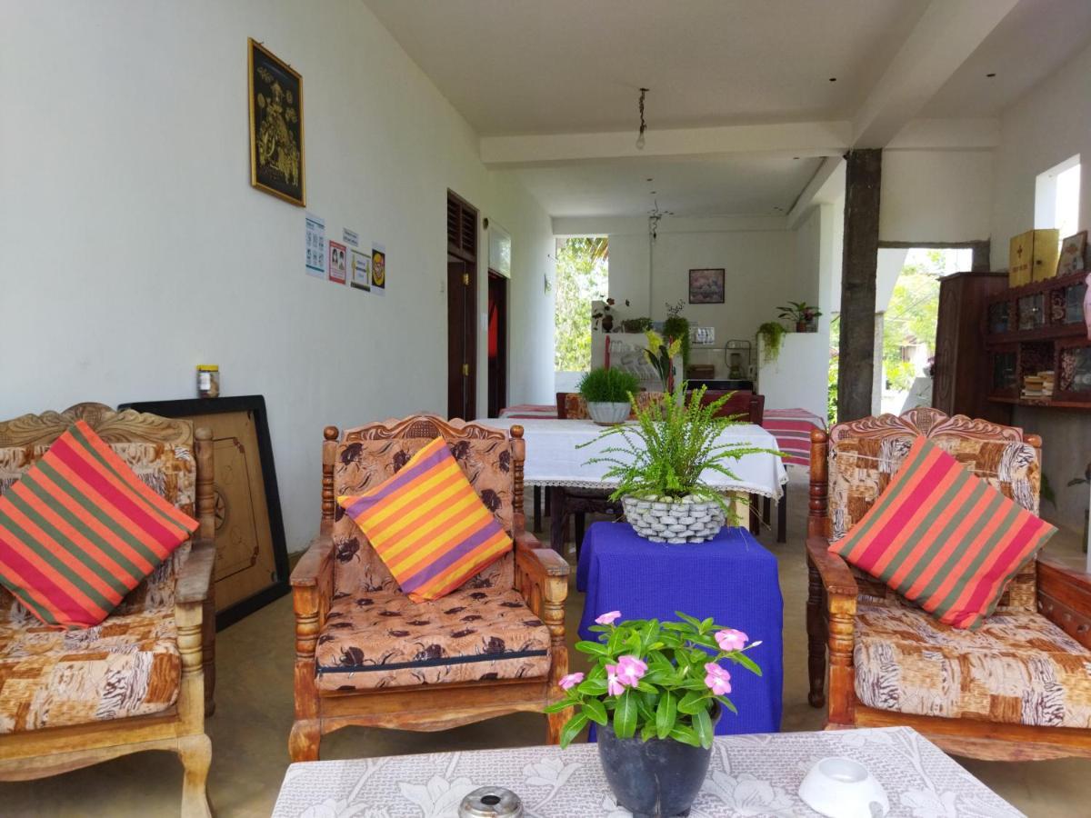 Rusara Guest Home 웰리가마 외부 사진