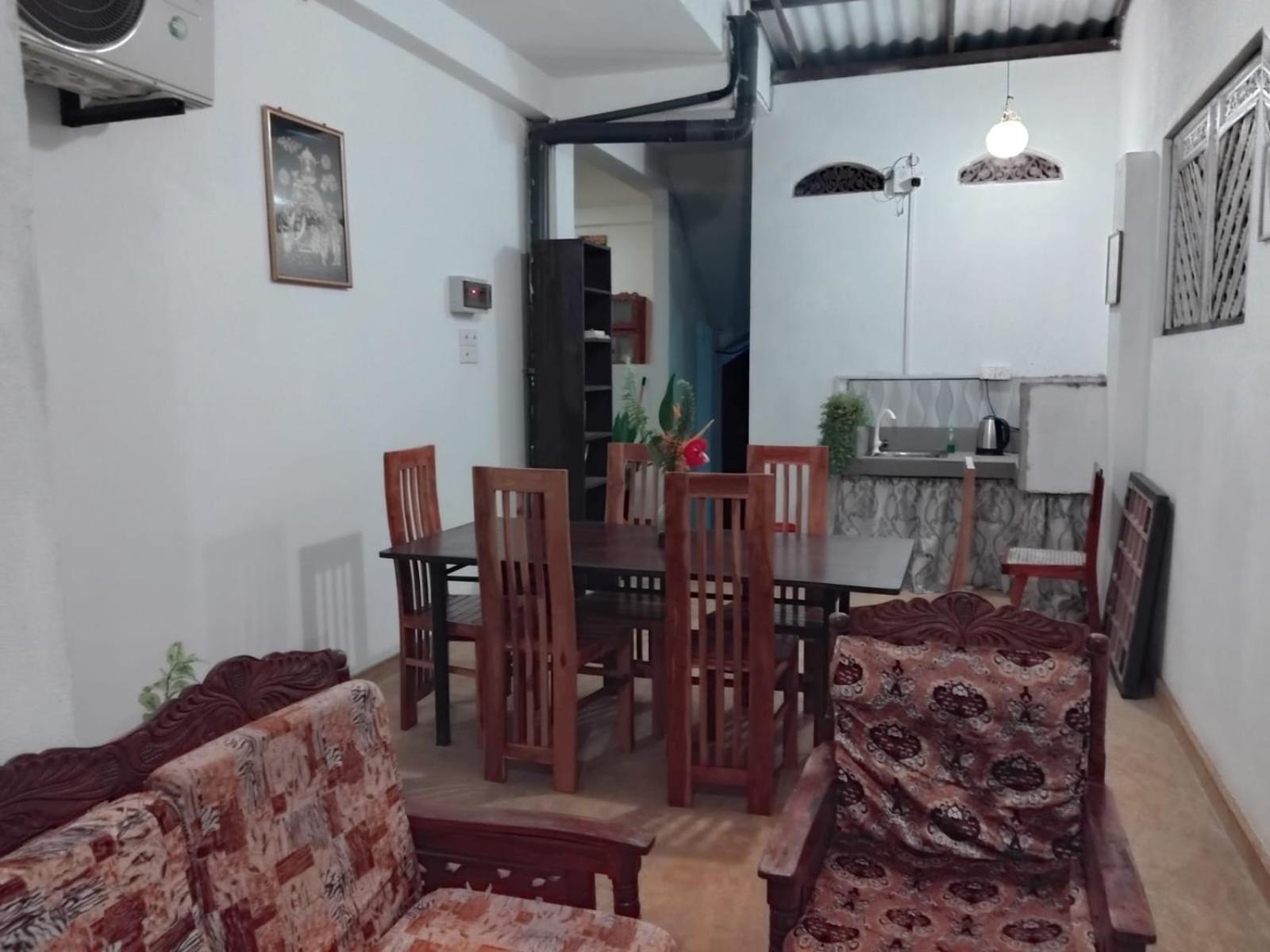 Rusara Guest Home 웰리가마 외부 사진