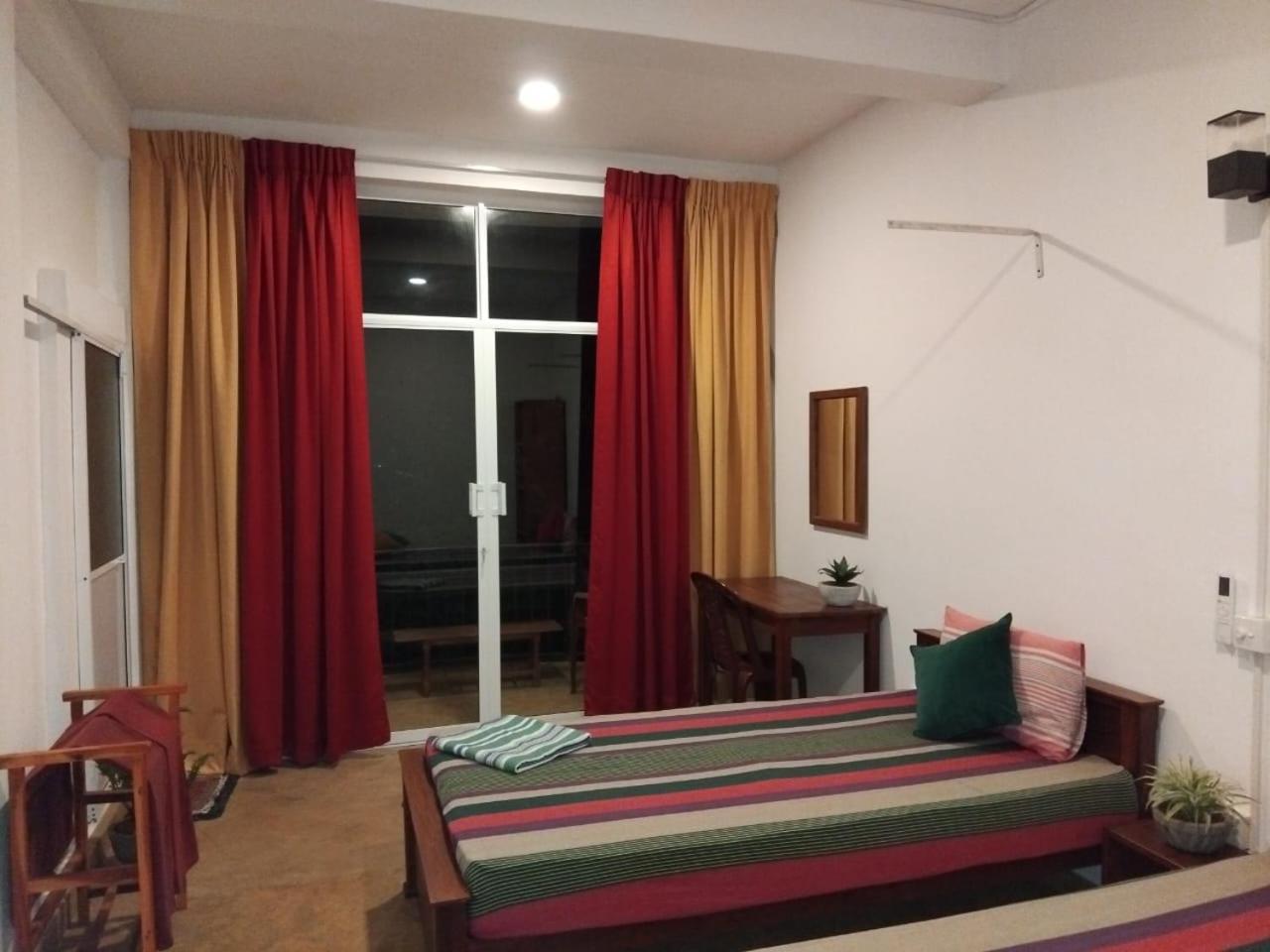 Rusara Guest Home 웰리가마 외부 사진